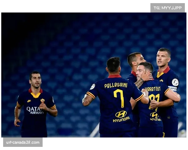 维罗纳中卫在成功完成一次关键封堵后，向队友大喊指挥防线前压